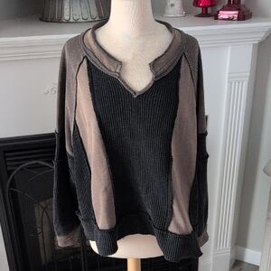 POL Black and Brown V-Neck Sweater Size Small